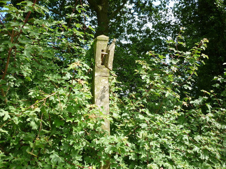 Photograph: 2009: Sign broken off